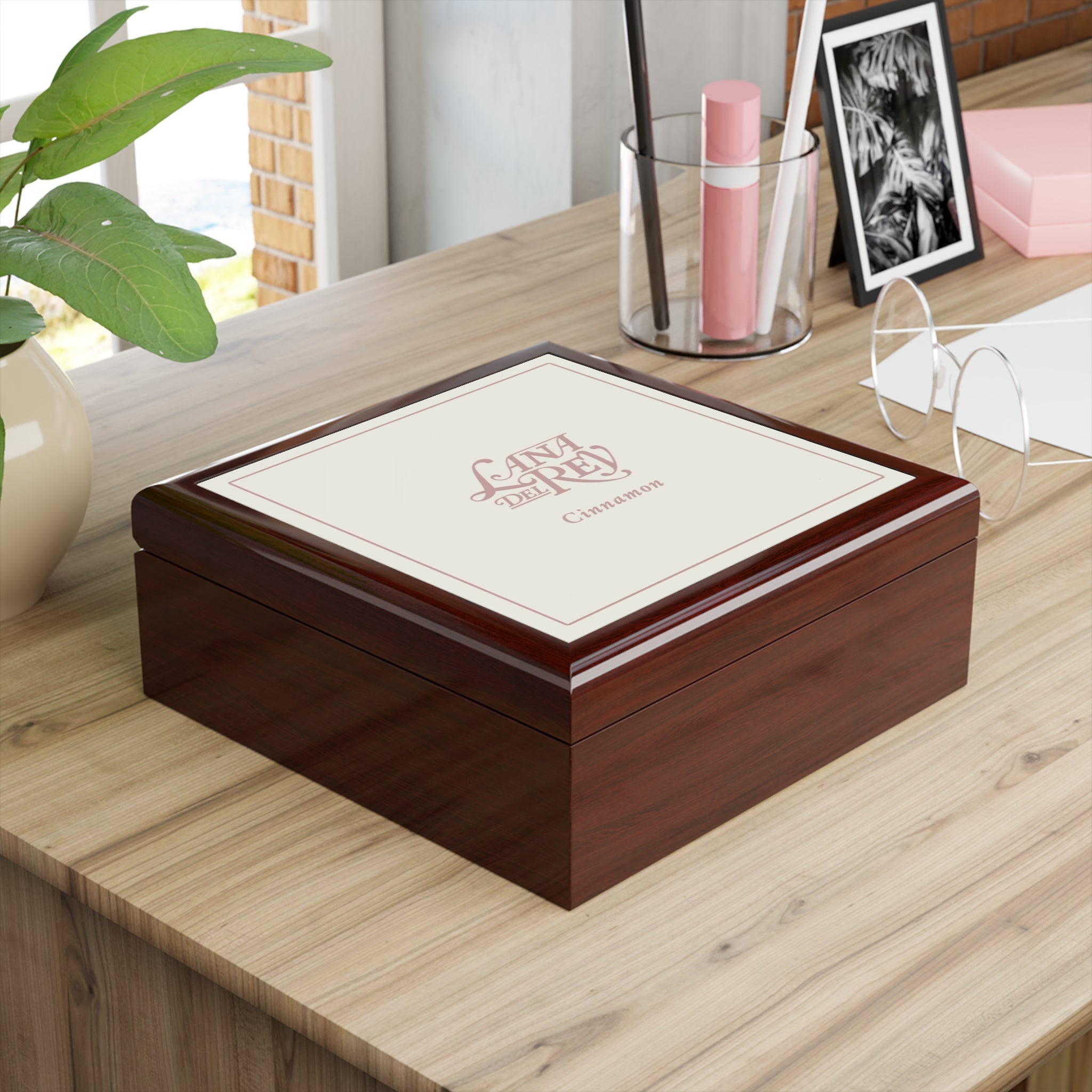 Chic Jewelry Box - Lana Del Rey 'Cinnamon' Design