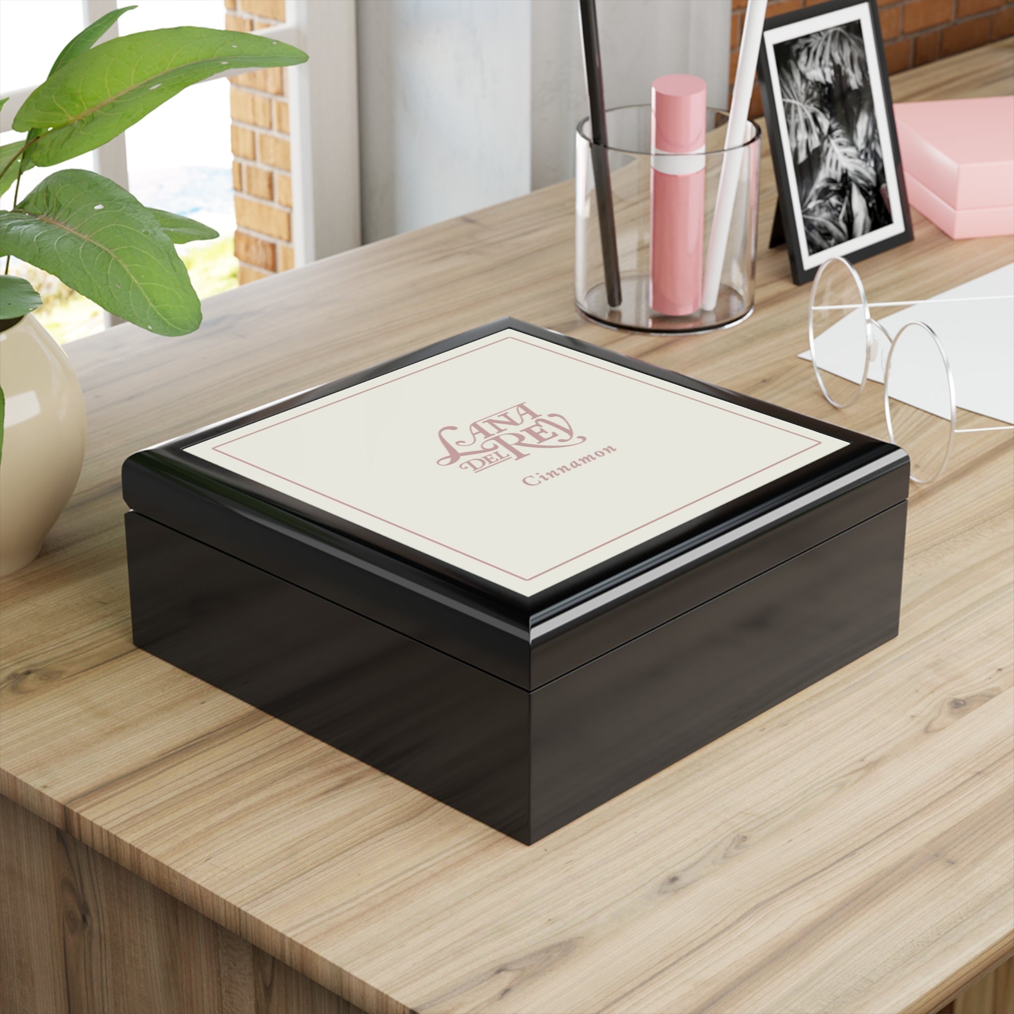 Chic Jewelry Box - Lana Del Rey 'Cinnamon' Design