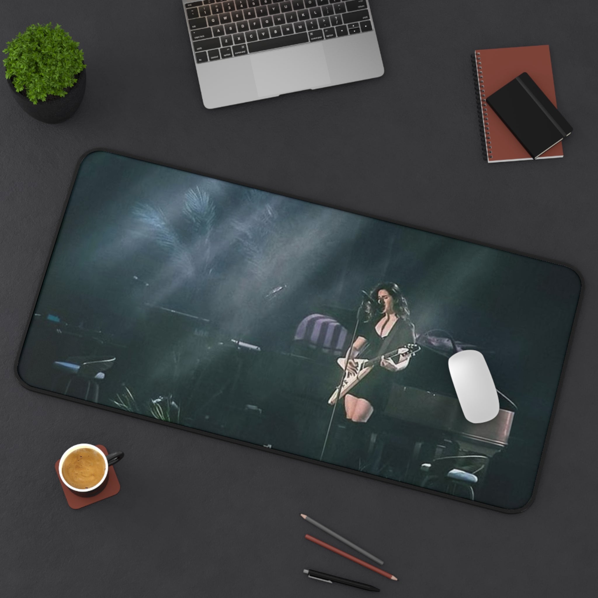 Stylish Lana Del Rey Desk Mat