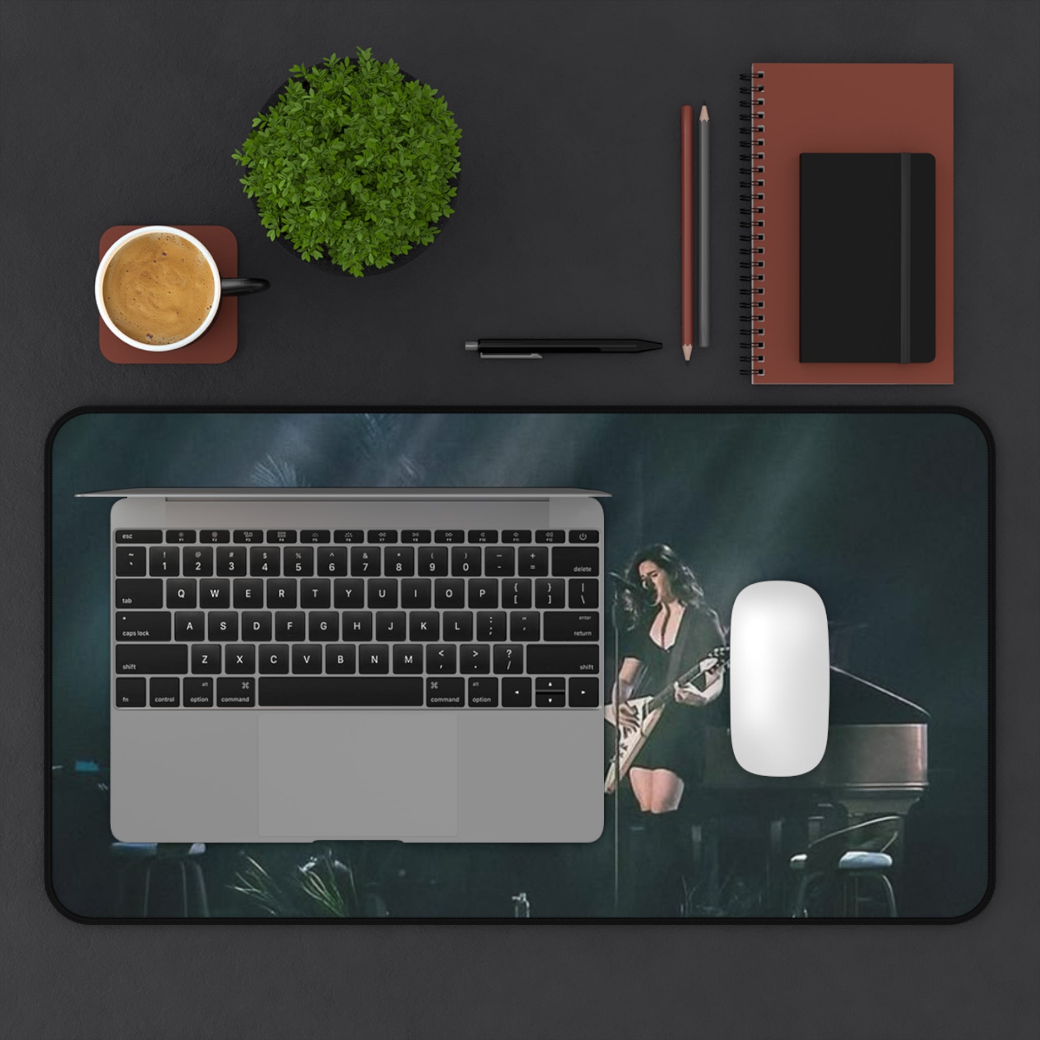 Stylish Lana Del Rey Desk Mat