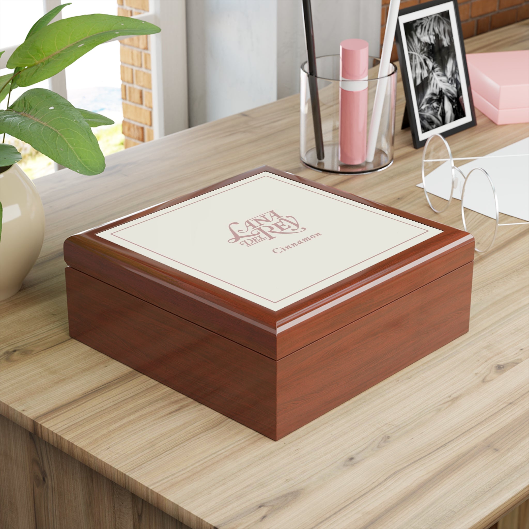 Chic Jewelry Box - Lana Del Rey 'Cinnamon' Design