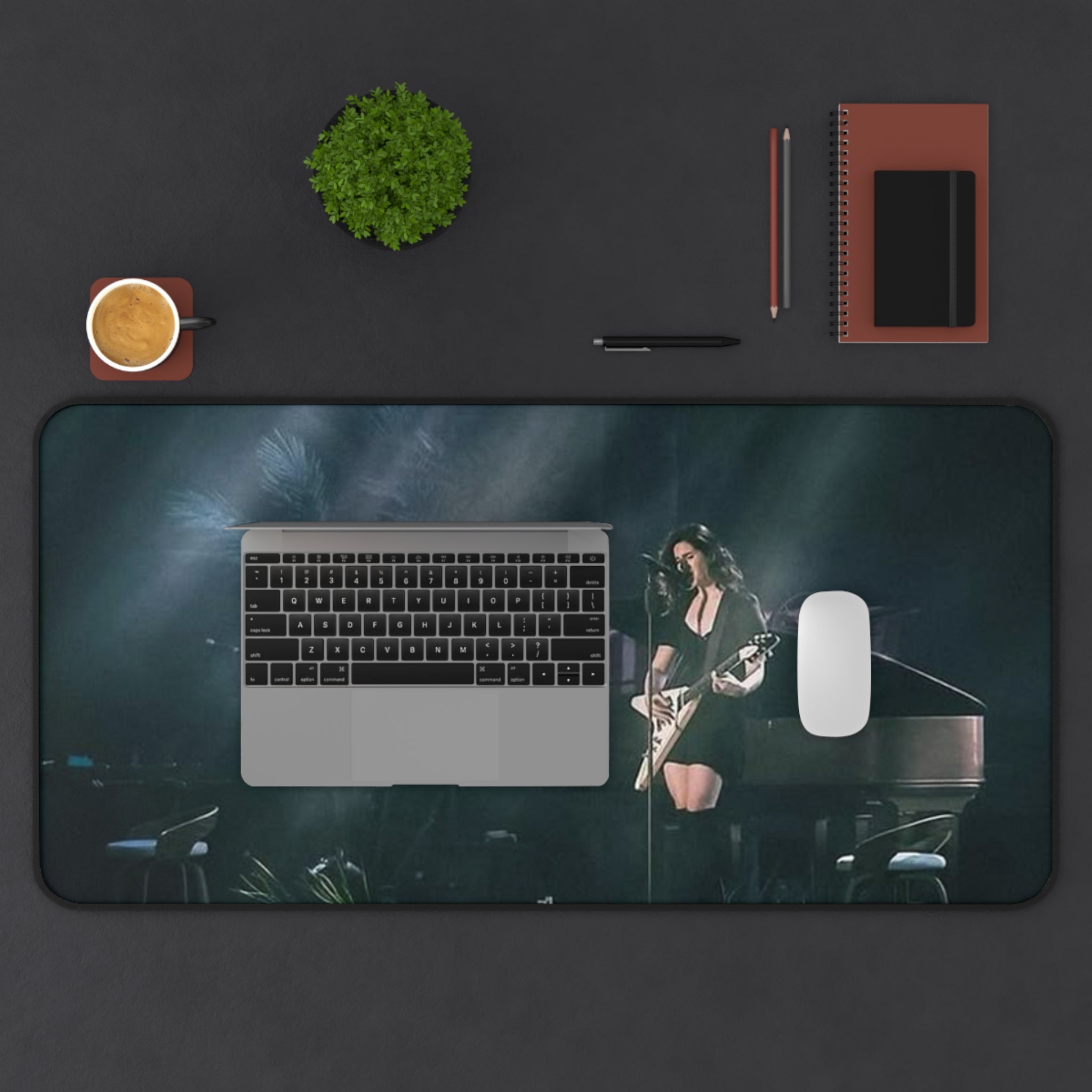 Stylish Lana Del Rey Desk Mat